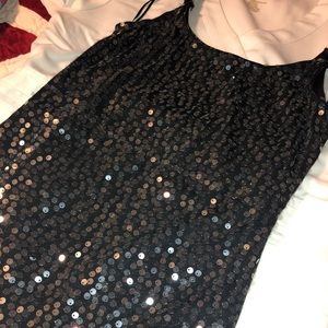 Sequin tank